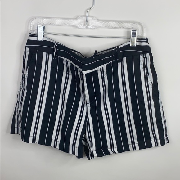 Black & White Stripe Short - Picture 1 of 3